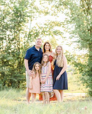 Outdoor family photo in Spring, Texas