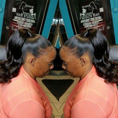 SLEEK PONYTAIL
HAIR: DRAMATIK STRANDZ "PERUVIAN BODY WAVE"