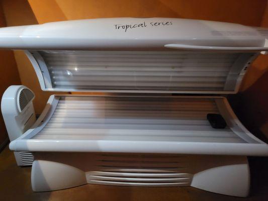 Tanning bed.