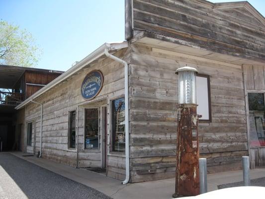 Rustic building housing Sedona Framesmith