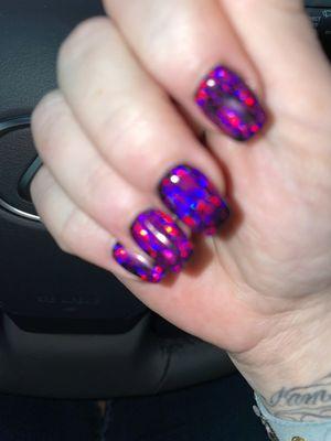 Poor picture quality, but I included it to show how metallic and prismatic the nails are 3