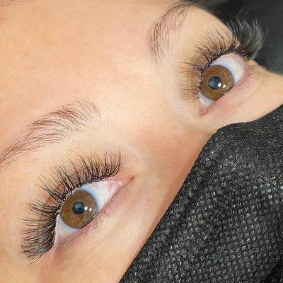 Light Hybrid lashes