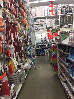 Bed Bath & Beyond of North Attleborough -- 1360 South Washington Street / Route 1, North Attleborough       Interior