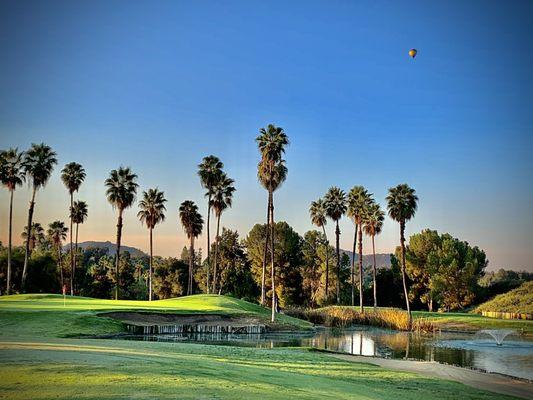 10 lake/green with hot air balloon watching