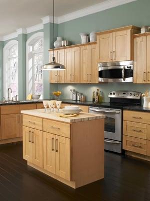 Findley & Myers Soho Maple Kitchen Cabinets