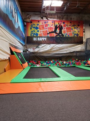 Trampoline with a foam pit