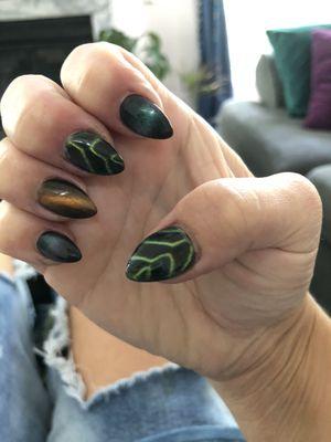 Fall 2021 cat eye nail trend