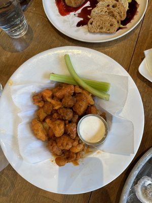 BUFFALO CAULIFLOWER BITES