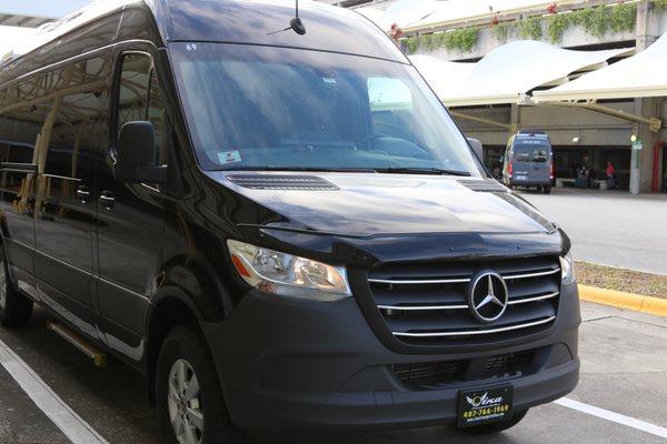 !4 passengers Sprinter Van