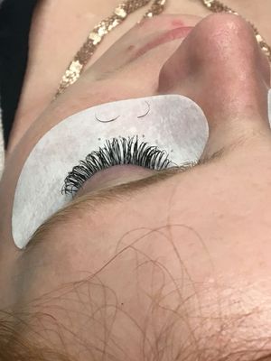 Classic set lash extensions