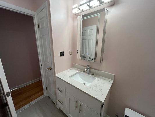 Transform your bathroom with our expert remodeling services! Custom designs for your dream space. Contact us today!