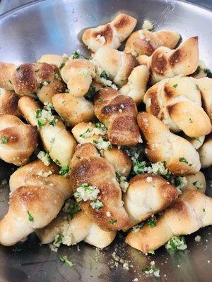 Garlic knots