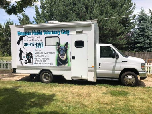 Mountain Mobile Veterinary Care mobile unit.