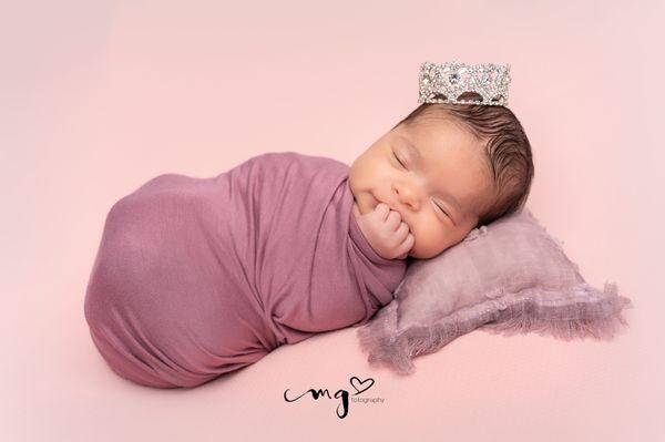 Newborn session available