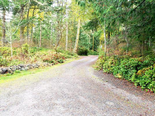 Gravel driveway makes it feel legit