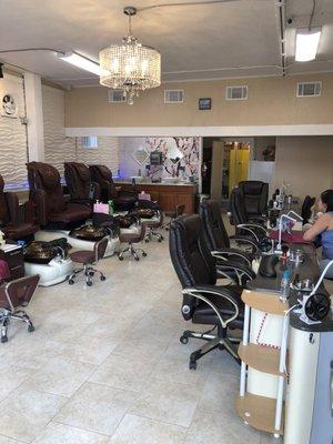 Looking for a royal treatment and professional nail services? you come to the right place. 20% off