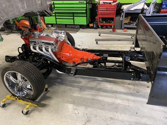 1963 C10 chassis assembled after powdercoat with a big block Chevy making around 850hp