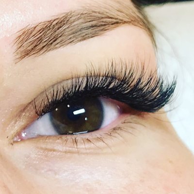 Full set of volume eyelash extensions