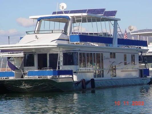 House boat installation