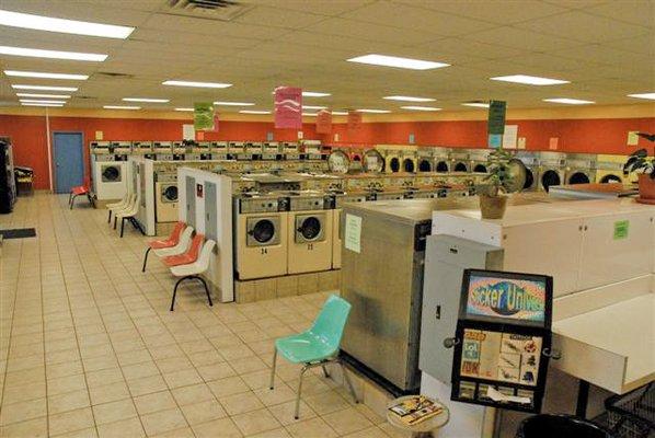 Downtown Laundromat Inside Overview