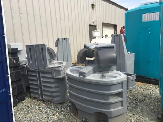 Sink/hand washing station rental. Available in single or double. Equipped with fresh water, soap, and paper towelettes.