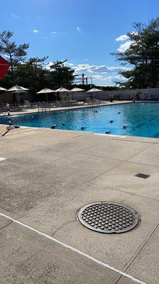 Clean pool deck