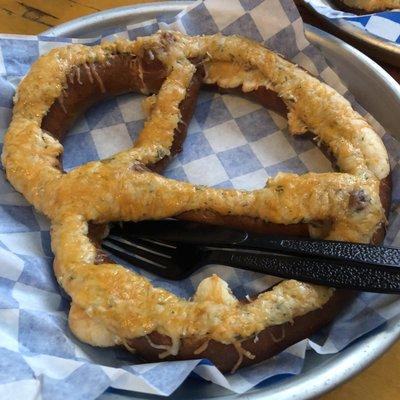 Pretzel with Crab dip