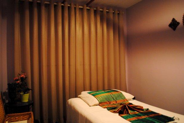 This private single room will provide you the positive emotion and comfortableness along with your treatment.