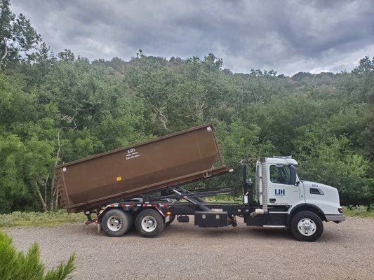 Rolloff truck