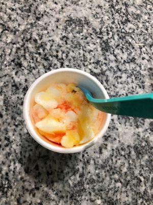 She put more syrup on the cup than in the cup. This was so uncomfortable. I have never experienced a snow cone shop like this.