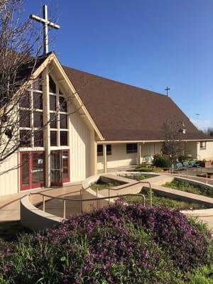 From the street view, in a quiet neighborhood lays this Episcopal church, St. Andrews. They share service with St. Elizabeth's of S. SF