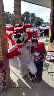 Fan pic with Homer of the Redwolves!