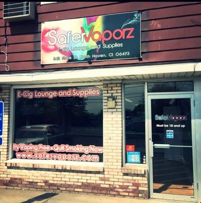 An outside view of Safer Vaporz located on the North Haven and Hamden line.