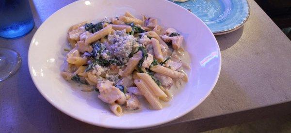 Penne Alla Gorgonzola Penne pasta, baby spinach, garlic, chicken, gorgonzola cheese in a cream sauce