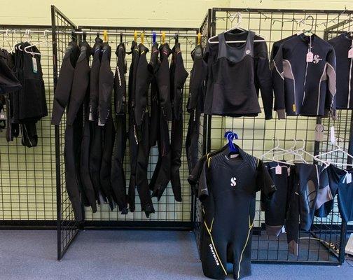 Scubapro's latest series of wetsuit, EVERFLEX, provides protection and prevent body-heat loss to divers.