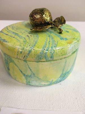 Boxes with marbling art