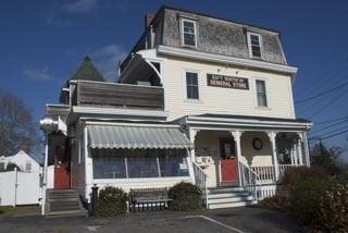 Parking for cars and bikes or come by boat to Ocean Point Marina and walk up the hill. Open 7 days a week.