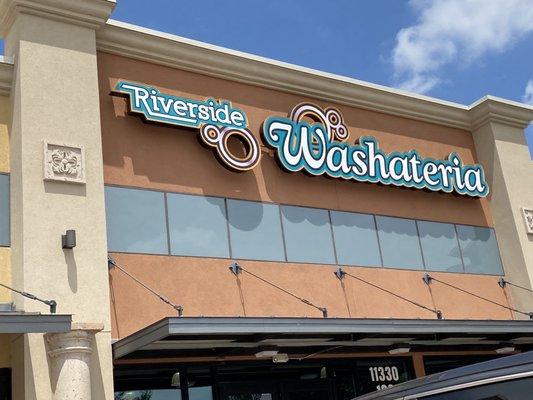 Riverside Washateria