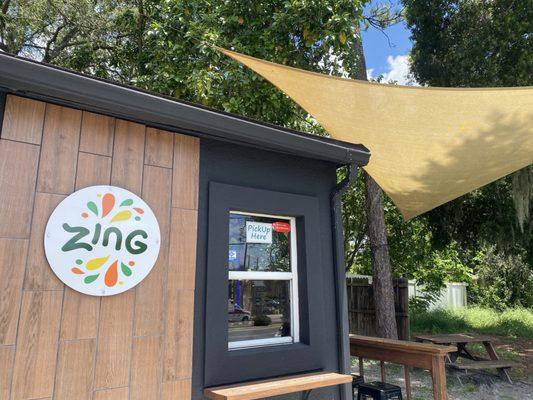 Exterior of ZING Juice Bar aka Sole' Beauty and Juice Bar.