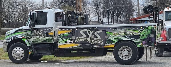 S & S Recovery & Towing