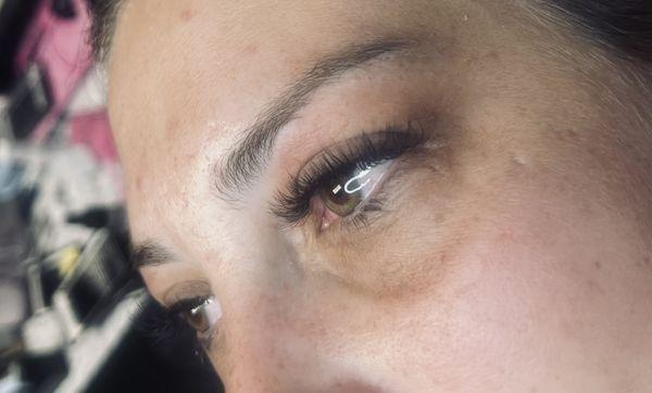 https://beautifulcreationsbyjayme.glossgenius.com/ to book for your lashes today!