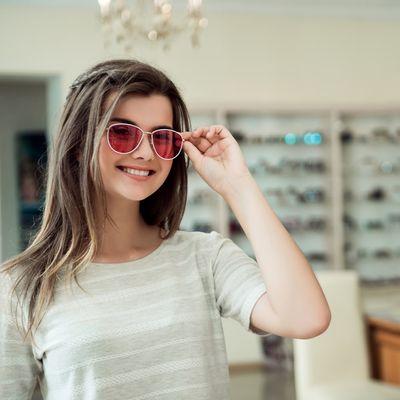 Why should you get designer glasses from Rockville Optical?
Choosing top-end designer glasses from online stores can be somewhat risky!