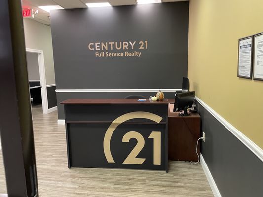 Custom Wall lettering for business. Visit Century 21 Full Service Realty in Chester, NY-they are great people!