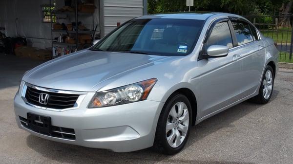 2009 Honda Accord LX-p  leather 95k miles automatic 10900 to finance discount for cash (512) 775 2117