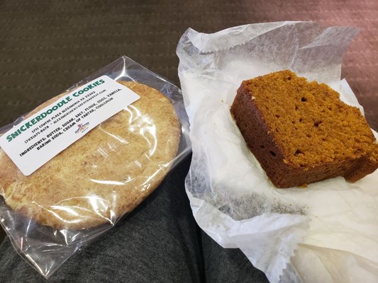 Look how thick the complimentary slice of pumpkin spice bread!  Yumm.