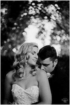 http://dawnkellyphotography.com/vintage-gardens-modesto-wedding-marsha-kevin/