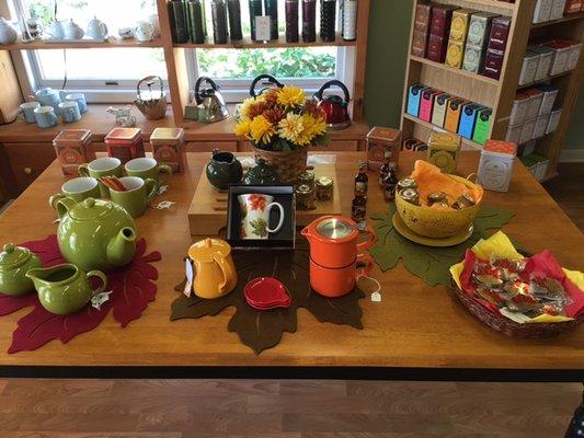 Browse our wide selection of accessories - from tea pots, brewing systems and tea cosies (some hand-knit in England!) to the perfect pitcher