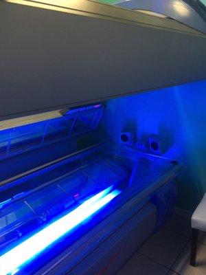 Tanning bed.