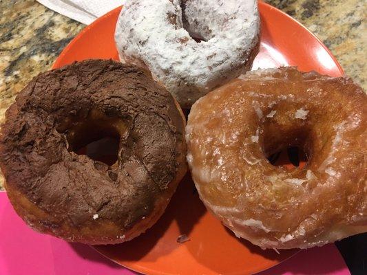 The best donuts ever! Chocolate and glaze are our fave, but we also tried powder donut!