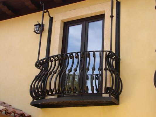 Aluminum Balcony with basket weave floor